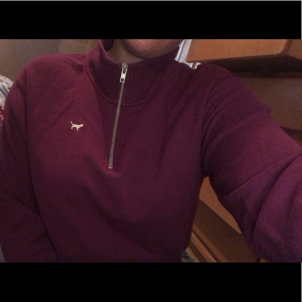 VS zip up sweater